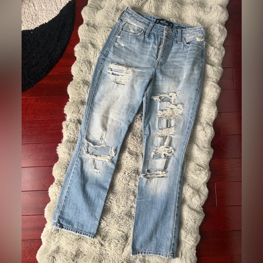 Hollister Women's Distressed High-Rise Vintage Straight Denim Jeans